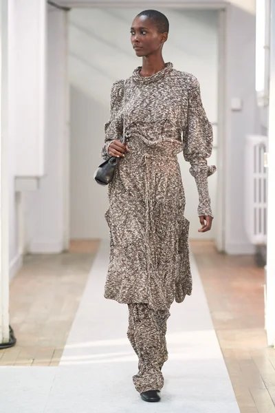 Look 28
